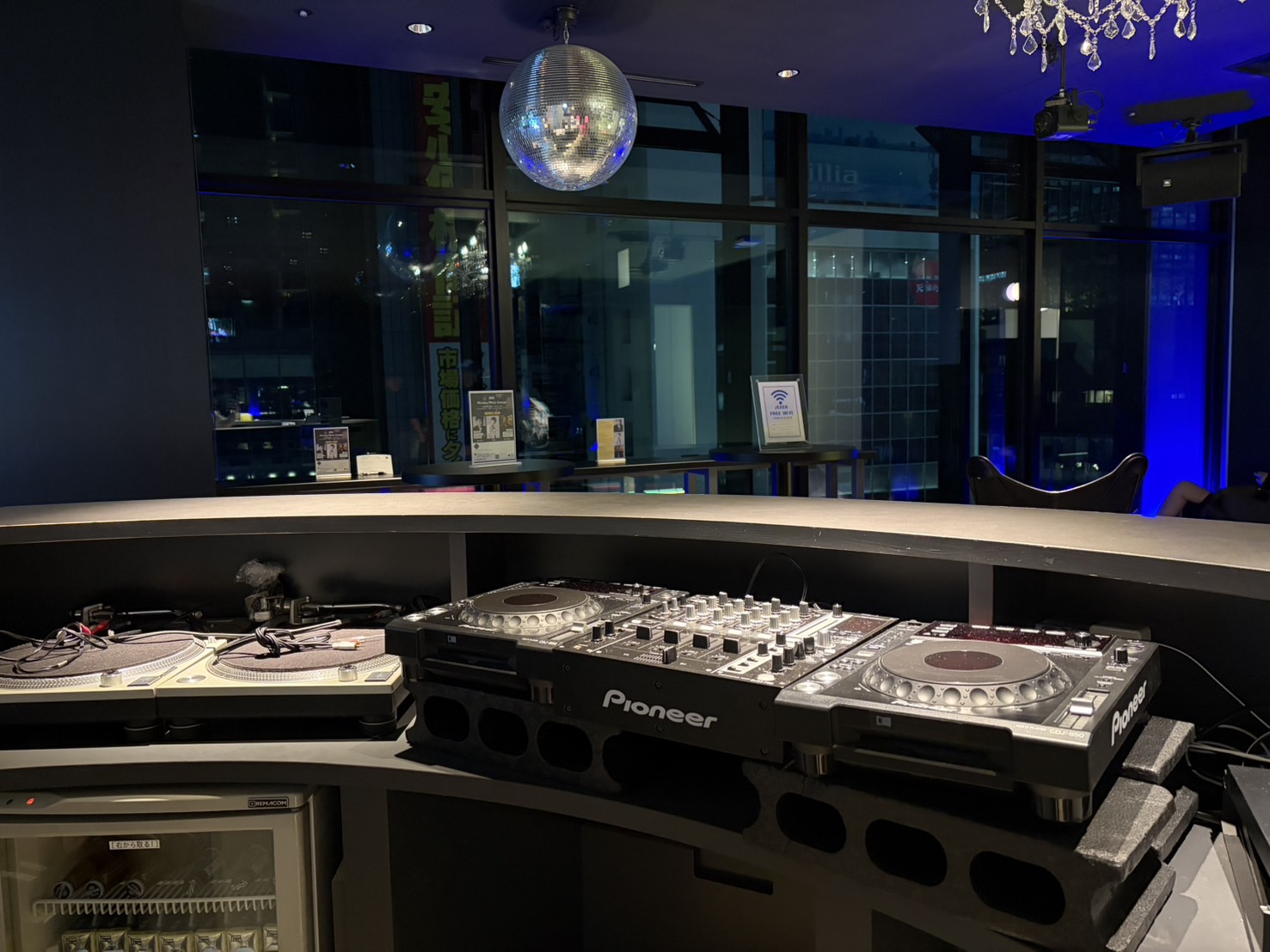 Pioneer製CDJのDJブース